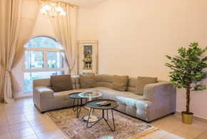 One Perfect Stay - 1BR Discovery Gardens